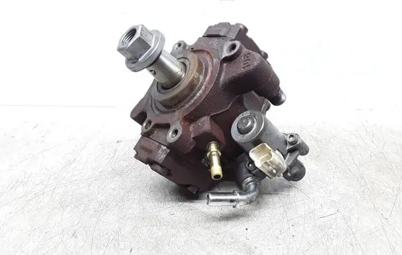 Volvo V40 Cross country Fuel injection high pressure pump 9676289780