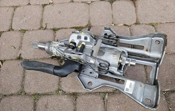 Opel Zafira C Steering wheel axle 13376593