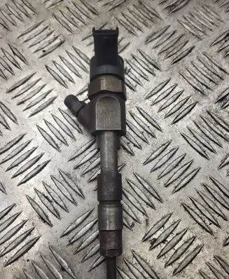 Volvo S40, V40 Fuel injector 0445110021