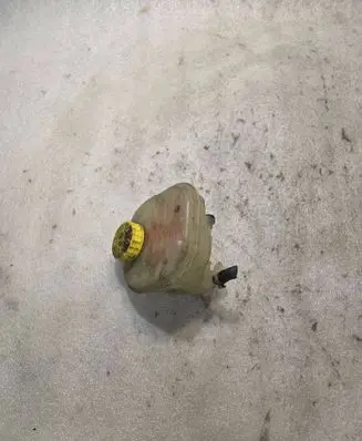 Brake fluid reservoir