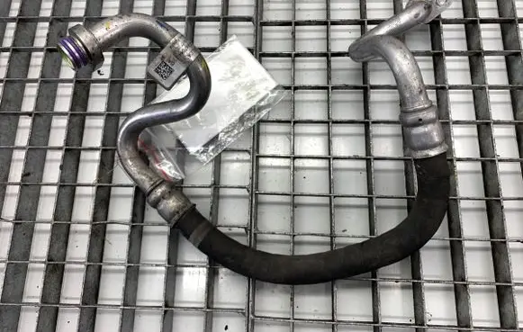 Jaguar F-Pace Air conditioning (A/C) pipe/hose HX7319N602BA