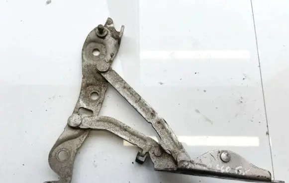 Volvo S60 Tailgate/trunk/boot hinge