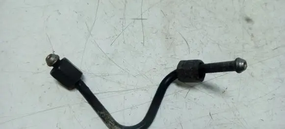 Fuel injector supply line/pipe