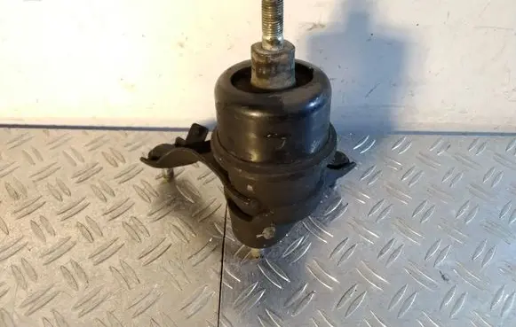Lexus RX 450H Engine mount bracket