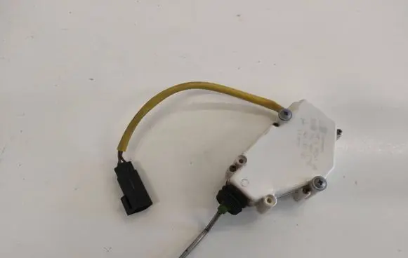 Fuel tank cap lock motor