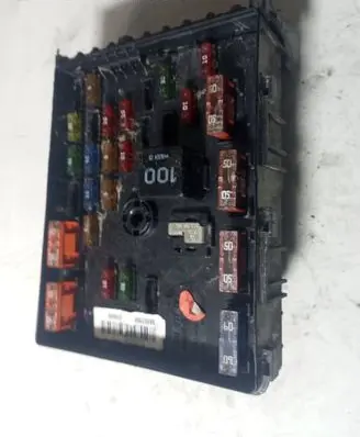Volkswagen PASSAT B6 Fuse module 3CO937125