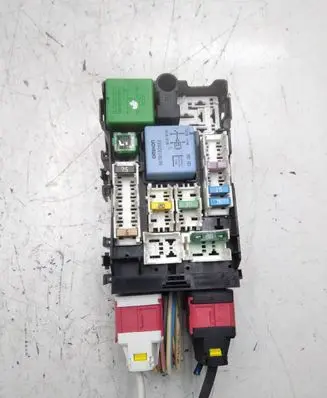Peugeot 508 Fuse module 9665492680