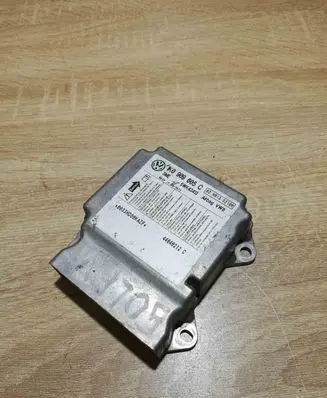 Volkswagen Tiguan Airbag control unit/module 1K0909605C