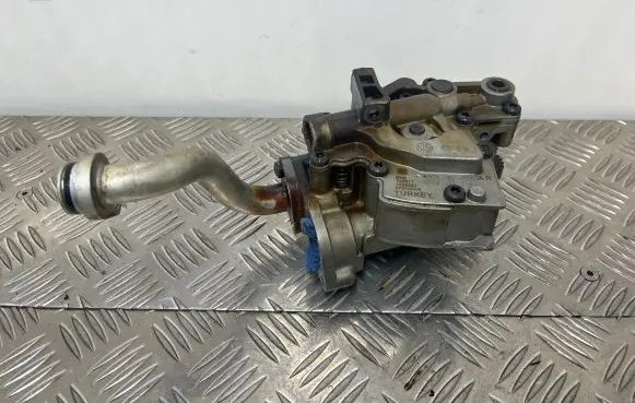 Audi A8 S8 D4 4H Oil pump 057115105 079115103AR