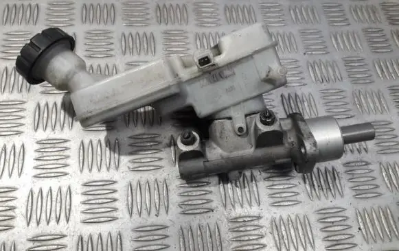 Nissan Micra Master brake cylinder 46090AX600