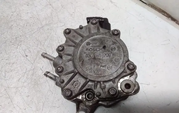 Volkswagen PASSAT B6 Vacuum pump 03G145209