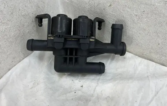 BMW 5 F10 F11 Coolant heater control valve 9119164
