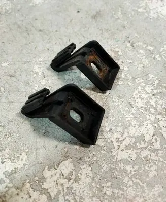 Audi TT TTS Mk2 Headlight/headlamp mounting bracket 8J0941461