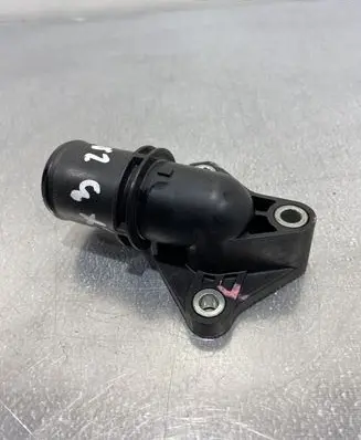 Mazda CX-3 Engine coolant pipe/hose