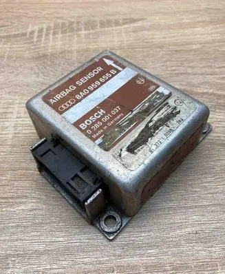 Audi A4 S4 B5 8D Airbag control unit/module 8A0959655B 0285001037
