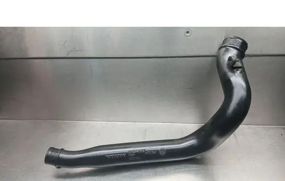 Volvo V70 Intercooler hose/pipe 8624887