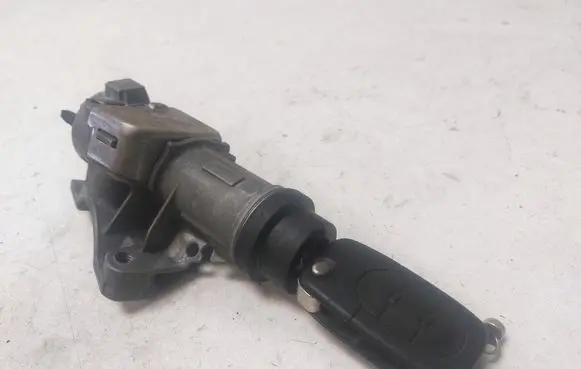 Audi A4 S4 B6 8E 8H Ignition lock 4B0905851G