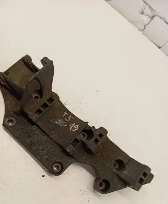 Volkswagen Transporter - Caravelle T5 Engine mounting bracket 045903143C 19012 ASH2C0
