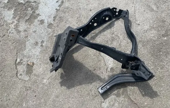 Mercedes-Benz E W212 Headlight/headlamp mounting bracket 212620030 212620022