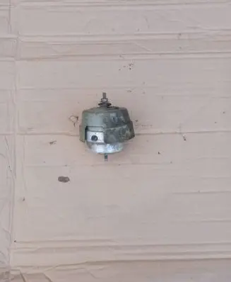 Engine mount bracket