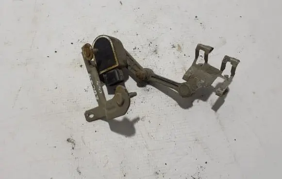 Rear air suspension level height sensor