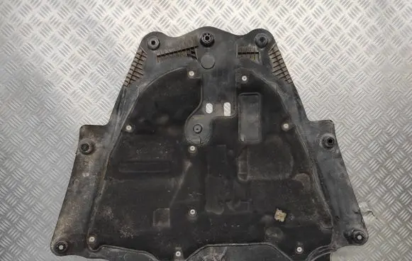 Dacia Sandero III Engine splash shield/under tray 758929087R 4747