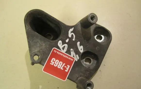 Volkswagen PASSAT B5 Engine mounting bracket 06B903103