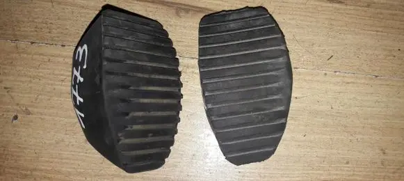 Peugeot 207 Engine bonnet (hood) release handle