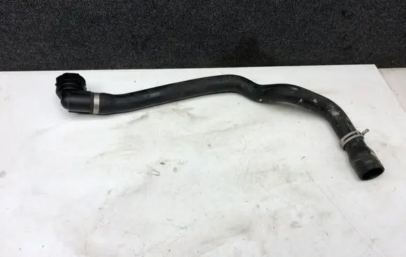 Ford Kuga II Engine coolant pipe/hose