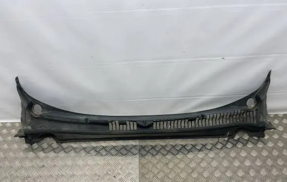 Ford Fusion II Wiper trim DS73F02216AF