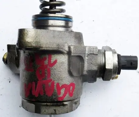 Skoda Octavia Mk3 (5E) Vacuum pump 04E127026AA