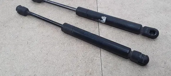Audi A4 S4 B5 8D Tailgate/trunk strut/damper 8D5827552C