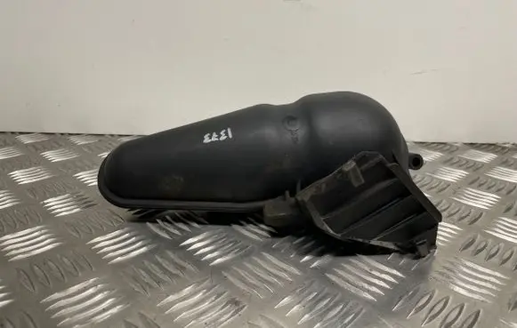 Vacuum air tank