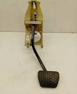 BMW 7 E65 E66 Brake pedal 6752517