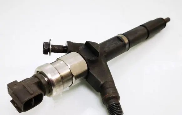 Nissan Primera Fuel injector 16600AU600 02D02525AU6 CD004803
