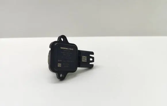 BMW 5 E60 E61 Mass air flow meter 7551638 755163802 13627551638