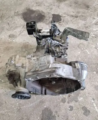 Manual 5 speed gearbox