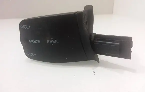 Ford Focus Multifunctional control switch/knob 758709