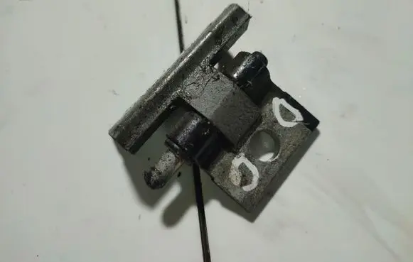 Volvo S60 Rear door lower hinge