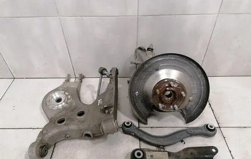 Land Rover Range Rover Sport L494 Rear wheel hub LR043594