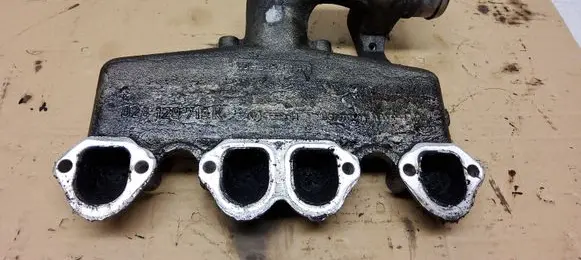 Volkswagen PASSAT B5 Intake manifold 028129713K