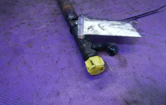 Renault Scenic II - Grand scenic II Fuel injector