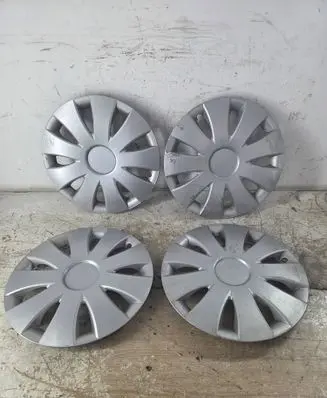 Skoda Praktik (5J8) R15 wheel hub/cap/trim 