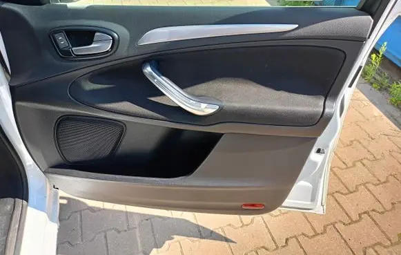 Ford S-MAX Front door card panel trim