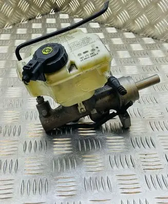Volkswagen Golf V Master brake cylinder 1K1611301D