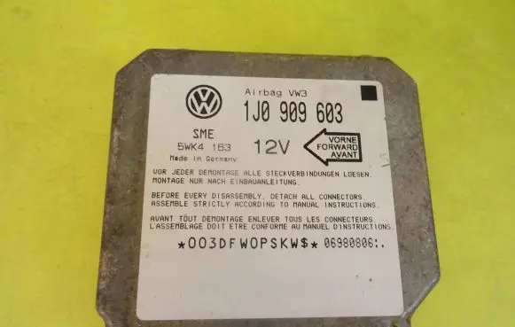 Volkswagen Polo III 6N 6N2 6NF Airbag control unit/module 1j0909603