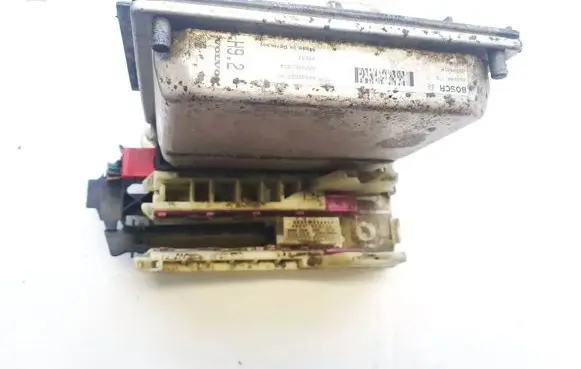 Volvo V70 Engine control unit/module 0281001776 28sa4018