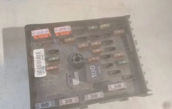 Volkswagen PASSAT B6 Fuse module 3C0937125