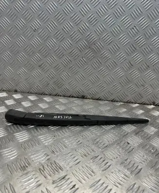 Hyundai Tucson TL Rear wiper blade arm 98820N9000