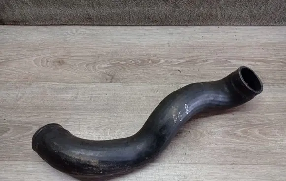 Volvo V70 Intercooler hose/pipe